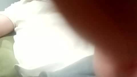 Snapshot of frenchsmoker29 chatting on 11.17.25 frenchsmoker29 online show from 11.17.25