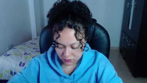 Snapshot of freud_x_louise1 chatting on 01.06.25 Louise  online show from 01.06.25