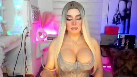 Snapshot of freya_lovestocum chatting on 09.12.25 Miss Frea  online show from 09.12.25