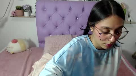 Snapshot of freyja_01 chatting on 03.07.25 Freyja online show from 03.07.25