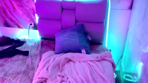 Snapshot of freyja_01 chatting on 03.10.25 Freyja online show from 03.10.25