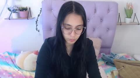 Snapshot of freyja_01 chatting on 09.11.25 Freyja online show from 09.11.25