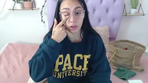 Snapshot of freyja_01 chatting on 09.19.25 Freyja online show from 09.19.25