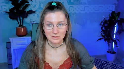 Snapshot of fridatander chatting on 01.24.25 Frida Tander online show from 01.24.25