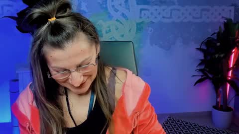 Snapshot of fridatander chatting on 01.26.25 Frida Tander online show from 01.26.25