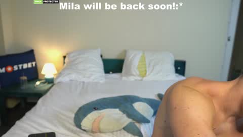 Snapshot of friendsurdreams chatting on 12.22.24 friendsurdreams online show from 12.22.24