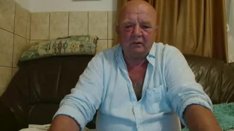 Snapshot of fullballs6 chatting on 09.17.25 fullballs6 online show from 09.17.25