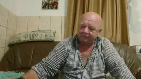 Snapshot of fullballs6 chatting on 09.19.25 fullballs6 online show from 09.19.25