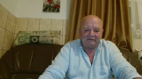 Snapshot of fullballs6 chatting on 10.13.25 fullballs6 online show from 10.13.25