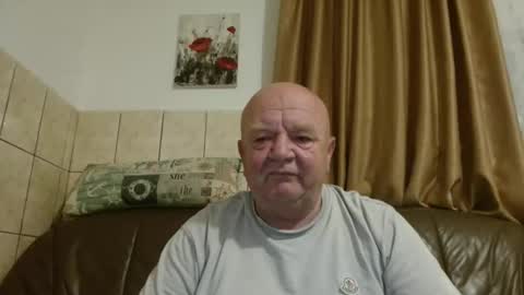 Snapshot of fullballs6 chatting on 10.15.25 fullballs6 online show from 10.15.25