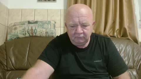 Snapshot of fullballs6 chatting on 10.20.25 fullballs6 online show from 10.20.25