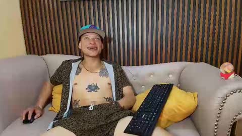 Snapshot of fuller444 chatting on 11.06.25 FULLER online show from 11.06.25