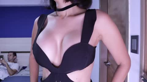 Snapshot of funcouple1985 chatting on 09.24.25 Sammygirl tommy guy friends with benefits online show from 09.24.25