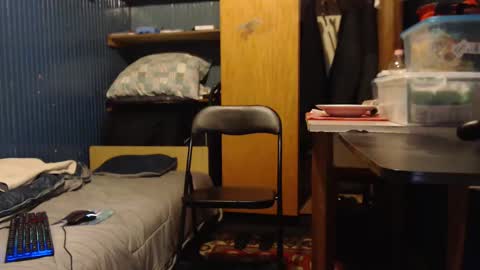 Snapshot of furosz chatting on 12.15.24 furosz online show from 12.15.24