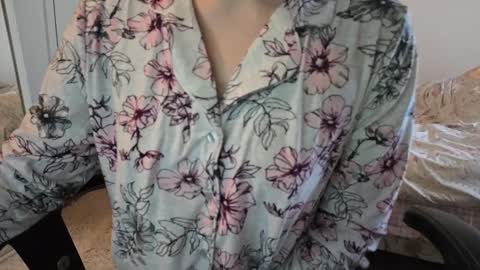 Snapshot of fuxkme_jen chatting on 12.27.24 fuxkme_jen online show from 12.27.24