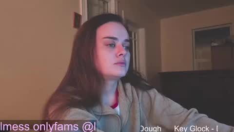 Snapshot of fuxkme_jen chatting on 09.10.25 fuxkme_jen online show from 09.10.25