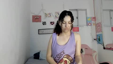 Snapshot of gabriela_duarte chatting on 09.19.25 Gabi online show from 09.19.25