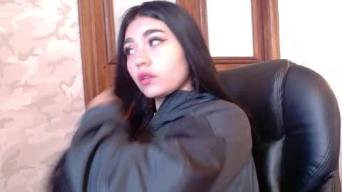 Snapshot of gabriella27_ chatting on 10.02.25 gabriella online show from 10.02.25