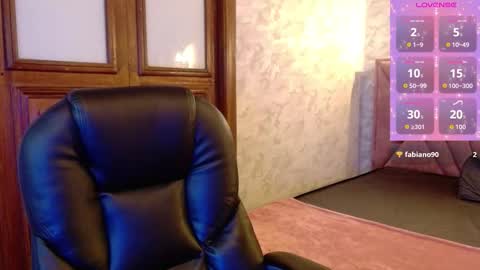 Snapshot of gabriella27_ chatting on 10.10.25 gabriella online show from 10.10.25