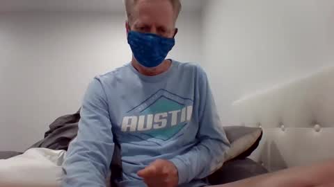 Snapshot of gamerboy200 chatting on 01.10.25 gamerboy200 online show from 01.10.25