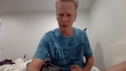 Snapshot of gamerboy200 chatting on 09.25.25 gamerboy200 online show from 09.25.25