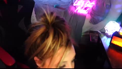 Snapshot of garagesex22 chatting on 12.21.24 Jenna  - be back MONDAY night.  online show from 12.21.24