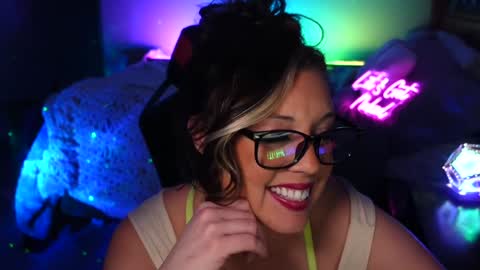 Snapshot of garagesex22 chatting on 01.14.25 Jenna  - be back MONDAY night.  online show from 01.14.25