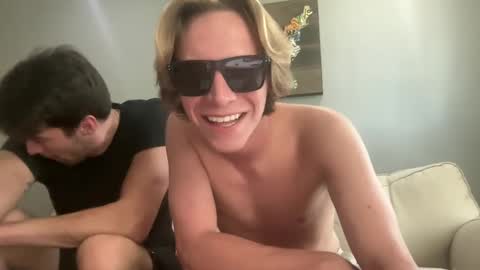 Snapshot of gavinnumbers chatting on 10.04.25 gavinnumbers online show from 10.04.25