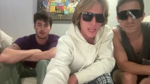 Snapshot of gavinnumbers chatting on 10.08.25 gavinnumbers online show from 10.08.25