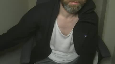 Snapshot of geon2xx chatting on 12.11.24 Geon online show from 12.11.24