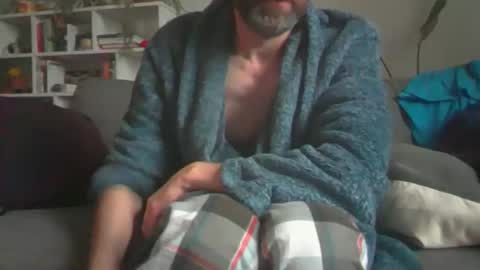 Snapshot of geon2xx chatting on 09.20.25 Geon online show from 09.20.25