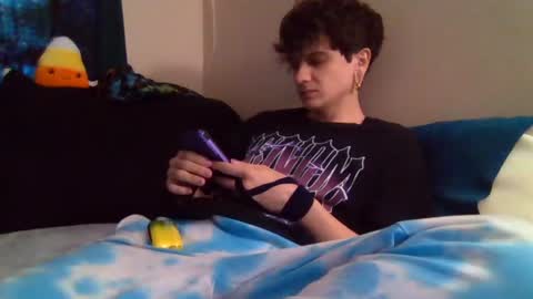 Snapshot of ghostcondor11 chatting on 11.10.25 SrirachaSwitchblade online show from 11.10.25