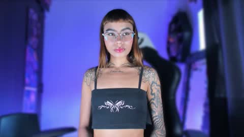 Snapshot of ghostlydolll chatting on 09.11.25 Sara online show from 09.11.25