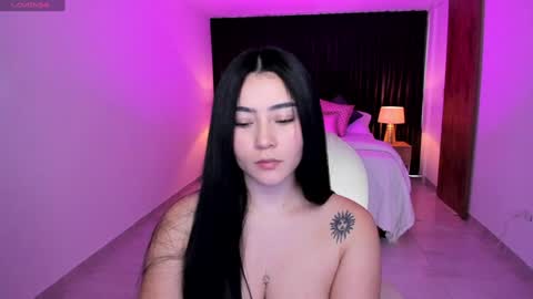 Gia lowry online show from 01.04.25