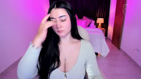 Gia lowry online show from 01.15.25