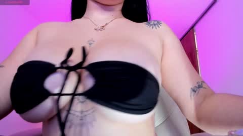 Gia lowry online show from 01.18.25