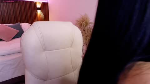 Gia lowry online show from 01.29.25