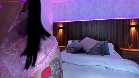 Gia lowry online show from 02.22.25