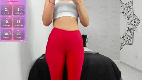 Snapshot of gia_watsonn chatting on 02.02.25 Gia online show from 02.02.25