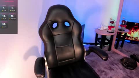 Snapshot of giabrook chatting on 12.06.24 Gia online show from 12.06.24