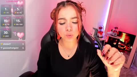 Snapshot of giabrook chatting on 01.09.25 Gia online show from 01.09.25