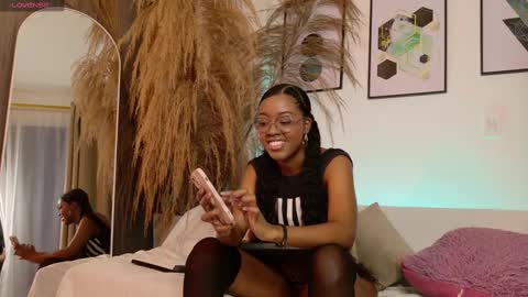 Snapshot of gianellaarittza chatting on 10.09.25 Gia online show from 10.09.25