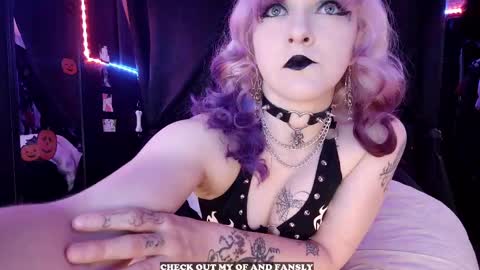 Snapshot of gigglemethis22 chatting on 09.22.25 Giggles online show from 09.22.25