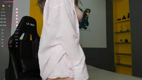 Snapshot of gigihadd chatting on 12.04.24 gigihadd online show from 12.04.24