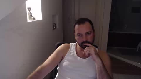 Snapshot of gintonik89 chatting on 11.05.25 gintonik89 online show from 11.05.25