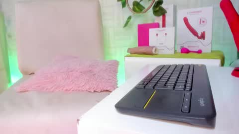 Snapshot of giorgina_moretti chatting on 02.23.25 Giorgina online show from 02.23.25