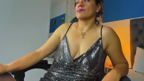 G I S E P L A online show from 02.16.25