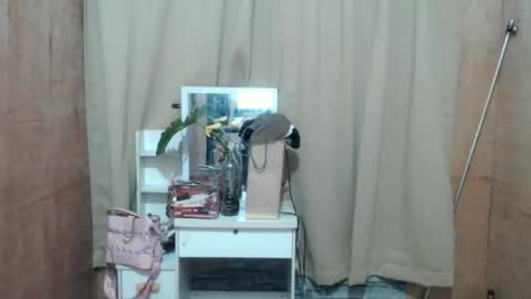 Aisha online show from 10.09.25