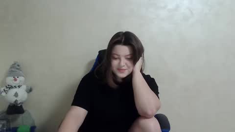 Snapshot of girl_leya chatting on 12.22.24 girl_leya online show from 12.22.24