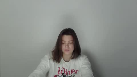 Snapshot of girl_leya chatting on 10.08.25 girl_leya online show from 10.08.25